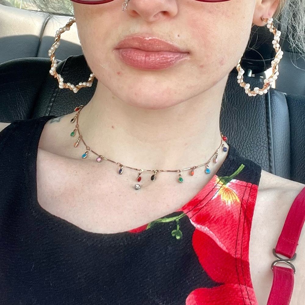 Multicolor choker